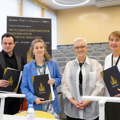 Многоуважаемые члены жюри  (2)